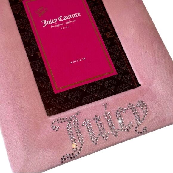 Juicy Couture Home Pink Velvet Rhinestone Logo Stand Up Photo Picture Frame 4x6 - Picture 4 of 6